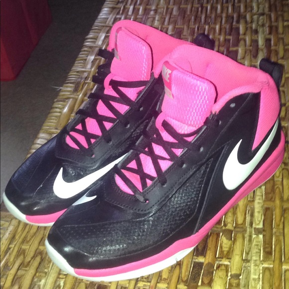 black and pink nikes